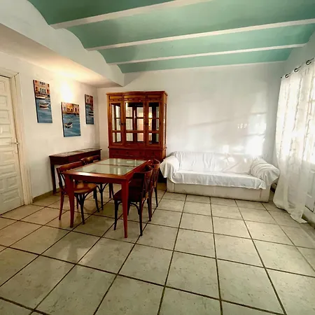 Oliwood - Tango Apartment